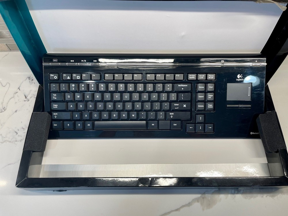 Logitech Bluetooth Cordless MediaBoard Pro for PS3 Playstation 3 Open Box