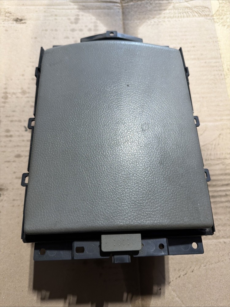 2006 08 Nissan 350Z Center Console Arm Rest