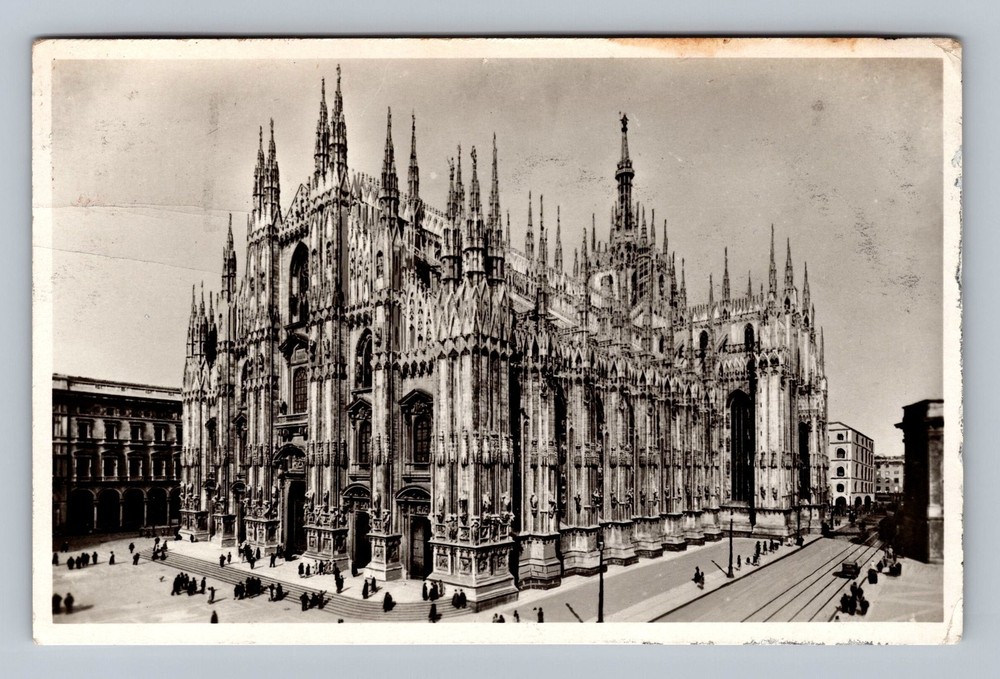 Italy- Milan The Cathedral Standard Souvenir Postal Old View Vintage Postcard