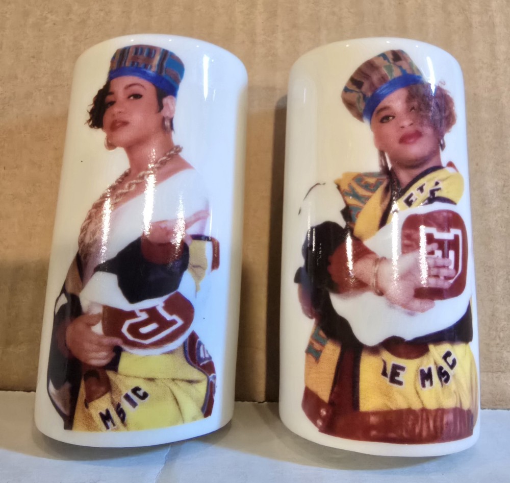 Vintage Farmhouse Ceramic Salt & Pepper Shakers Set - Cute Kitchen Table Decor
