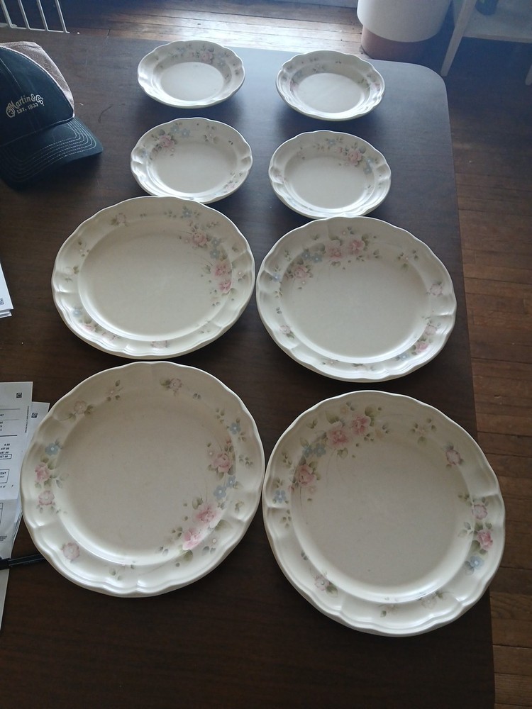 Pfaltzgraff 10.25 Inch Floral Dinner Plates Set of 4 with Small Plates