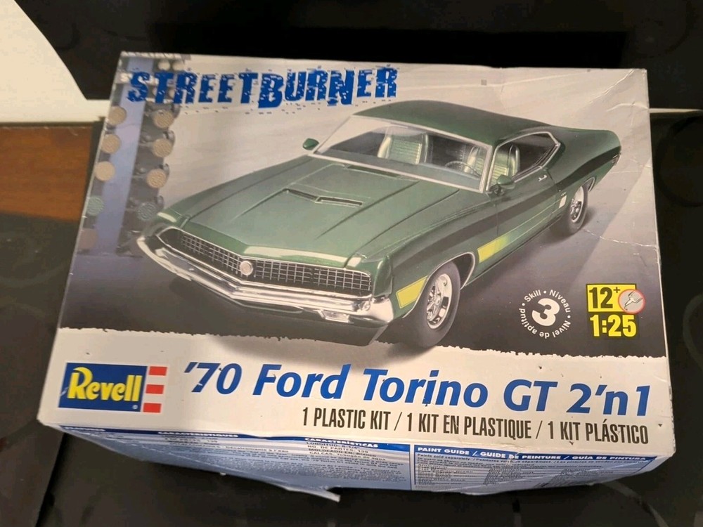 Revell Streetburner '70 Ford Torino GT 2-in-1 Model Kit 1:25 Scale