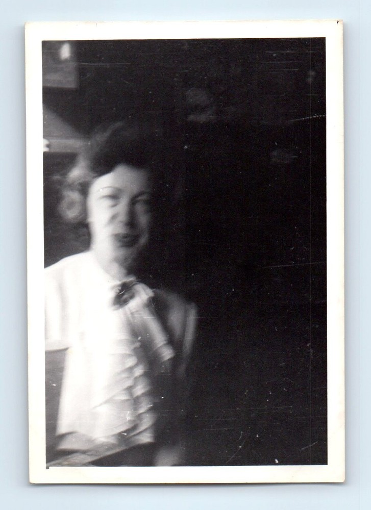 Old Vintage Photo SOLO WOMAN CANDID PORTRAIT LUGANO SWITZERLAND SNAPSHOT