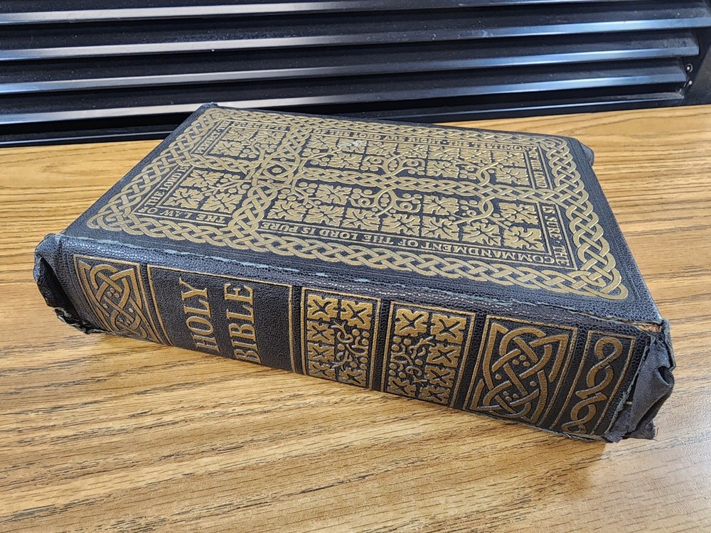 1950 KJV The Holy Bible Golden Book Edition Thumb Leather Binding Rare