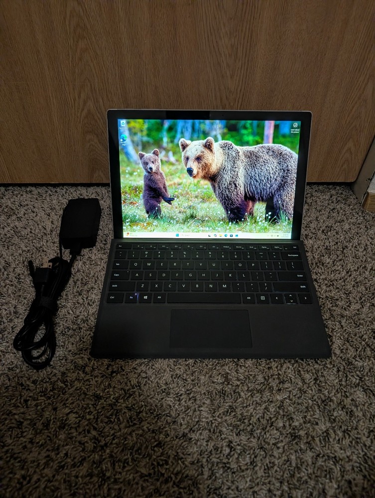 Microsoft Surface Pro Gen 5 i5-7300U 8GB RAM 256GB NVMe Windows 11