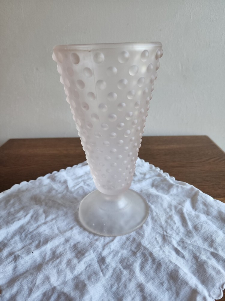 Vintage Frosted Pink Satin Hobnail Style 50's   Pedestal Teleflora 8