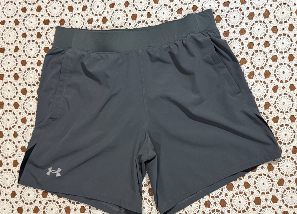 Under Armour Mens Gray  Speedpocket Running Gym Comfort Athletic Shorts L