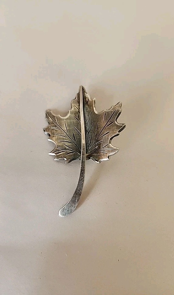 Vintage Beau Sterling Silver Maple Leaf Brooch/Pin