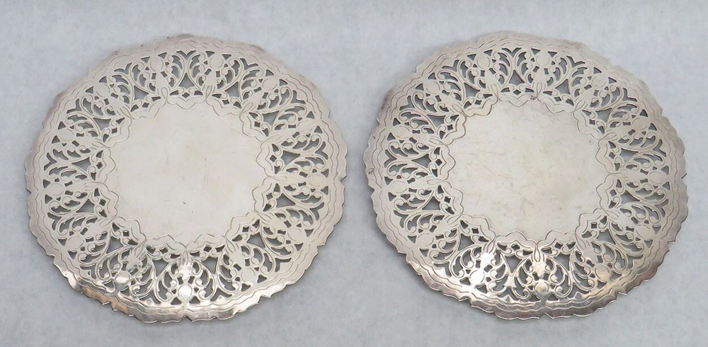 (2) TRIVETS DE PLACA CALIENTE ANTIGUA