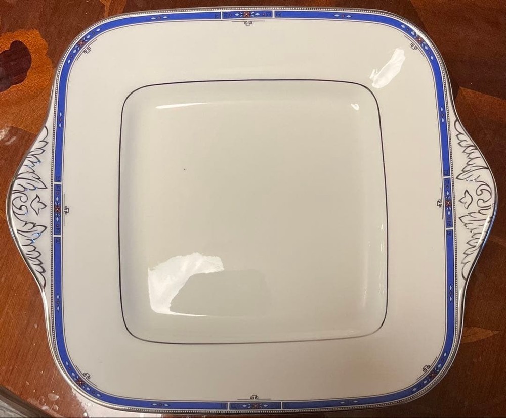 Wedgwood Kingsbridge Square Bone China Plate with Blue Rim Made in England