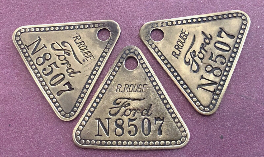 3 подходящих латунных бирки для проверки старых инструментов: FORD RIVER ROUGE; оригинал. Заводской автомобиль N8507