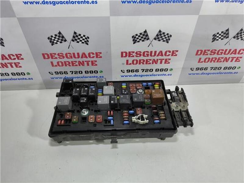 544949969 fuse box 249497 Opel Insignia Berlina 2.0 Edition 2008