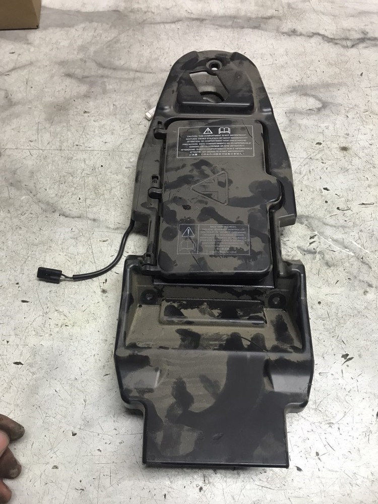 19 Triumph Scrambler 1200 XE Rear Back Fender Fairing Inner Cover
