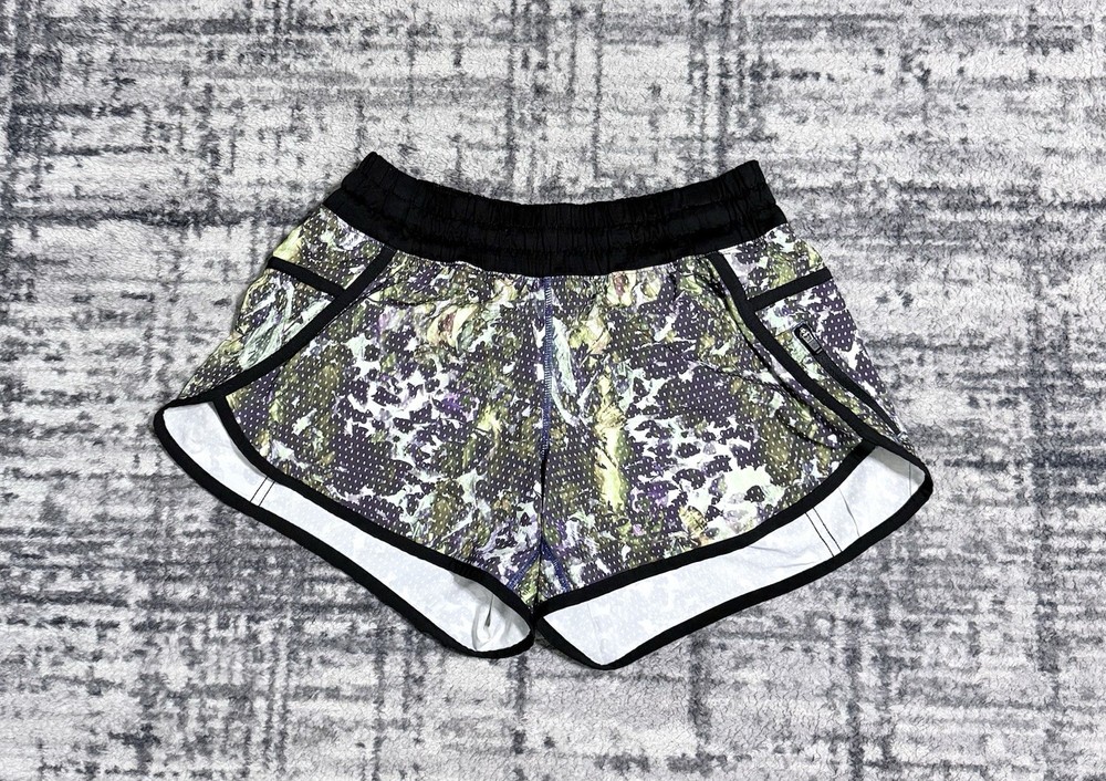 Lululemon Shorts Running Athletic 4” Inseam Lined Floral Women’s Size 6