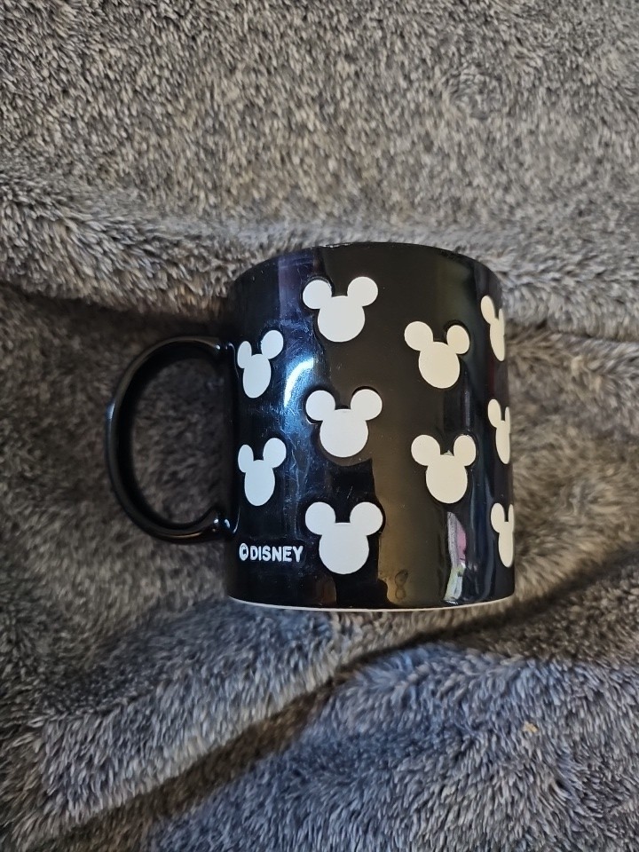 Disney Mickey Mouse coffee black mug impressed white silhouette heads 10 oz