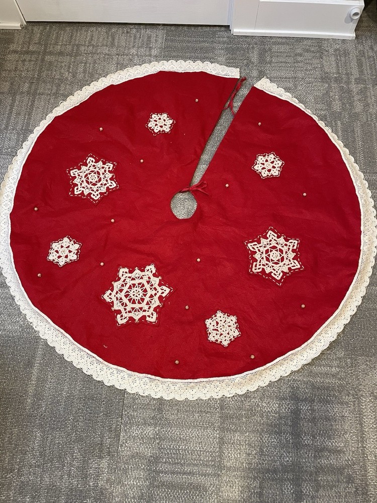 Vintage 48-inch Red Felt Tree Skirt with Crochet Snowflakes, Wood Beads & Trim