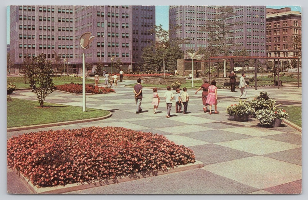 Pittsburgh Pennsylvania, Equitable Plaza Gateway Center, Vintage Postcard
