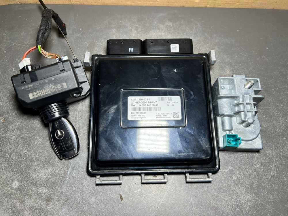 2010-14 Mercedes-Benz W204 ECU Engine Control Module Ignition Key Switch SET OEM