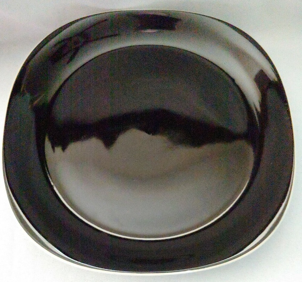 SET OF 2 TARGET HOME BLACK SQUARE SALAD PLATES 8