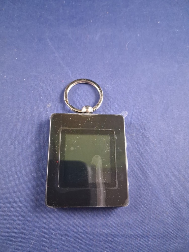 Vintage Digital Photo Viewer UNTESTED Keychain Key Ring Hangtag Fob *3