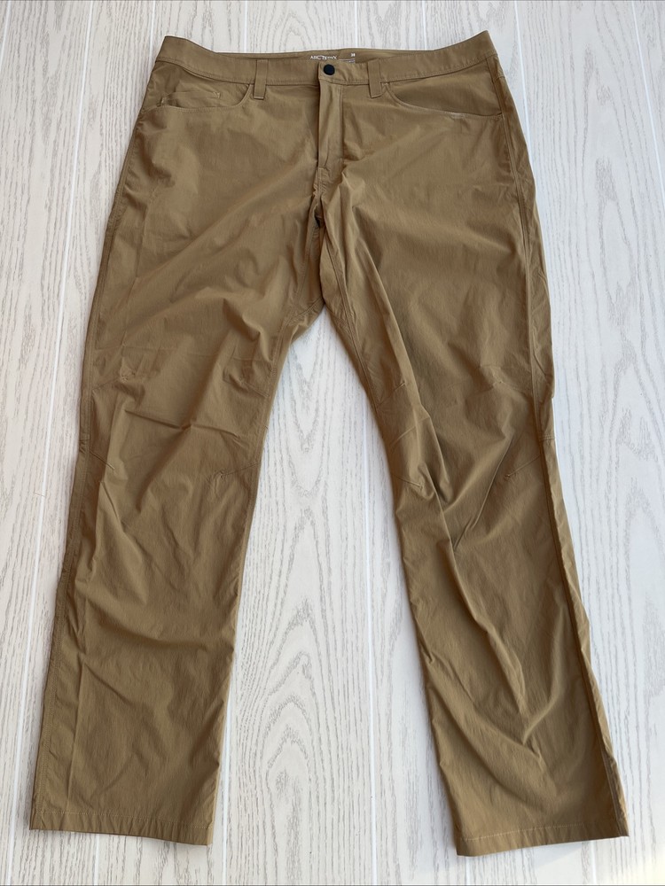 Arc’teryx Men’s Levon LT Hiking Pant Straight Leg Five Pocket Khaki Size 38