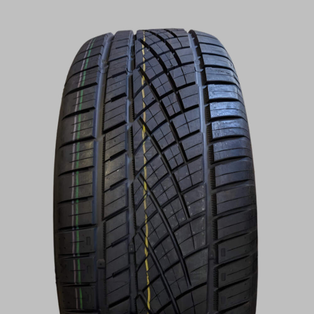Continental ExtremeContact DWS06 Plus 255/50ZR19 High-Performance All-Season Tire