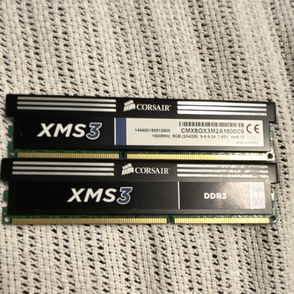 Corsair XMS3 8GB (2x4GB) DDR3-1600 PC3-12800 240-Pin DIMM CMX8GX3M2A1600C9