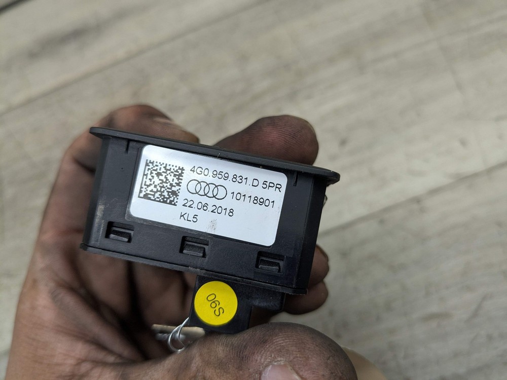 18-24 OEM AUDI Q5 SQ5 Impact Sound Control Module Unit