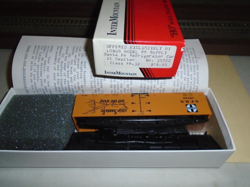 Intermountain HO Scale SF El Capitan Reefer Car SFRD 35722 Model Train