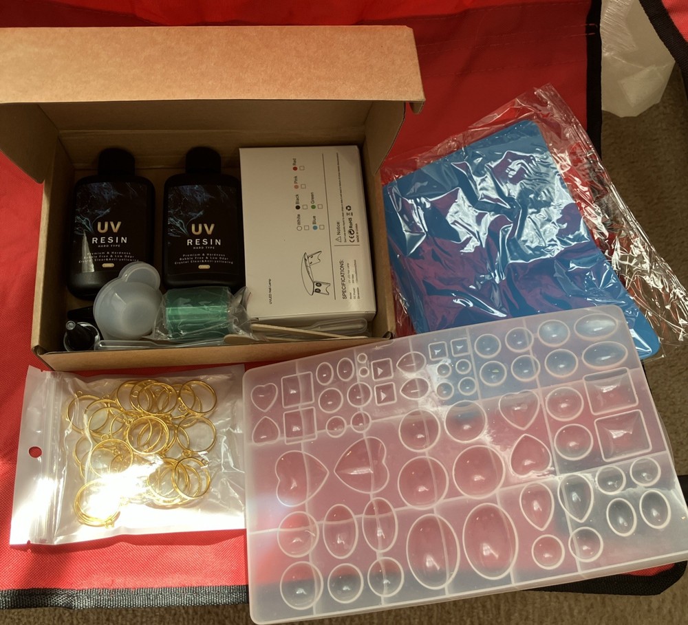 UV Resin Kit 200g with UV Light, Clear UV Resin for Jewlery Making, DIY Craft
