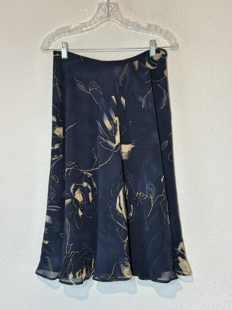 Dana Bachman Petite Size 10P 100% Silk Lined Skirt Navy Blue Floral Flowy