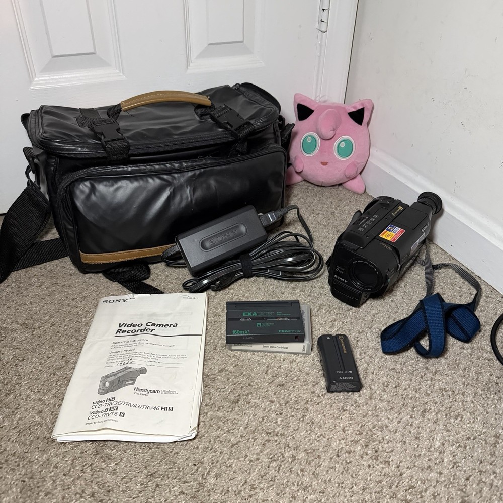 Sony CCD-TRV16 Handycam Camcorder, Bag, Battery, Charger & Cassette, Tested
