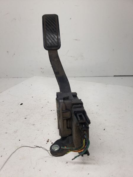 FIESTA    2011 Accelerator Parts 992568