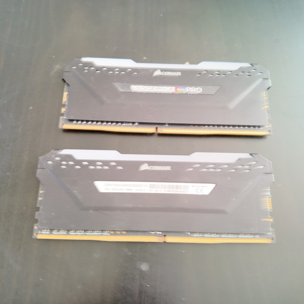 Corsair Vengeance RGB Pro 16GB (2x8GB) RAM DDR4 3200MHz CMW16GX4M2C3200C16
