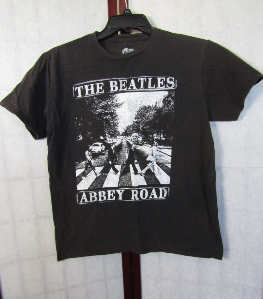 The Beatles 2018 Apple Corps Abbey Road Black Short Sleeve T-shirt Men's Size L