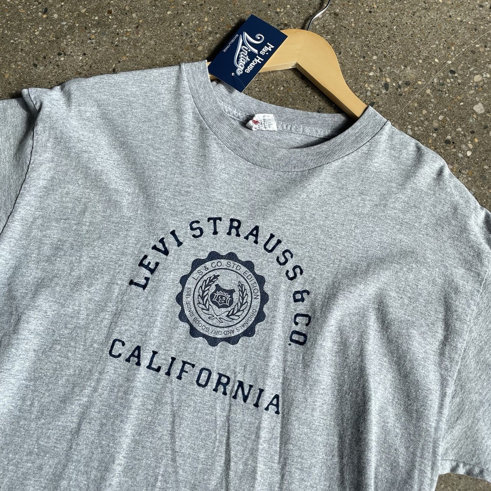 Men’s Vintage Levi Strauss California T-Shirt Size Large Made In USA
