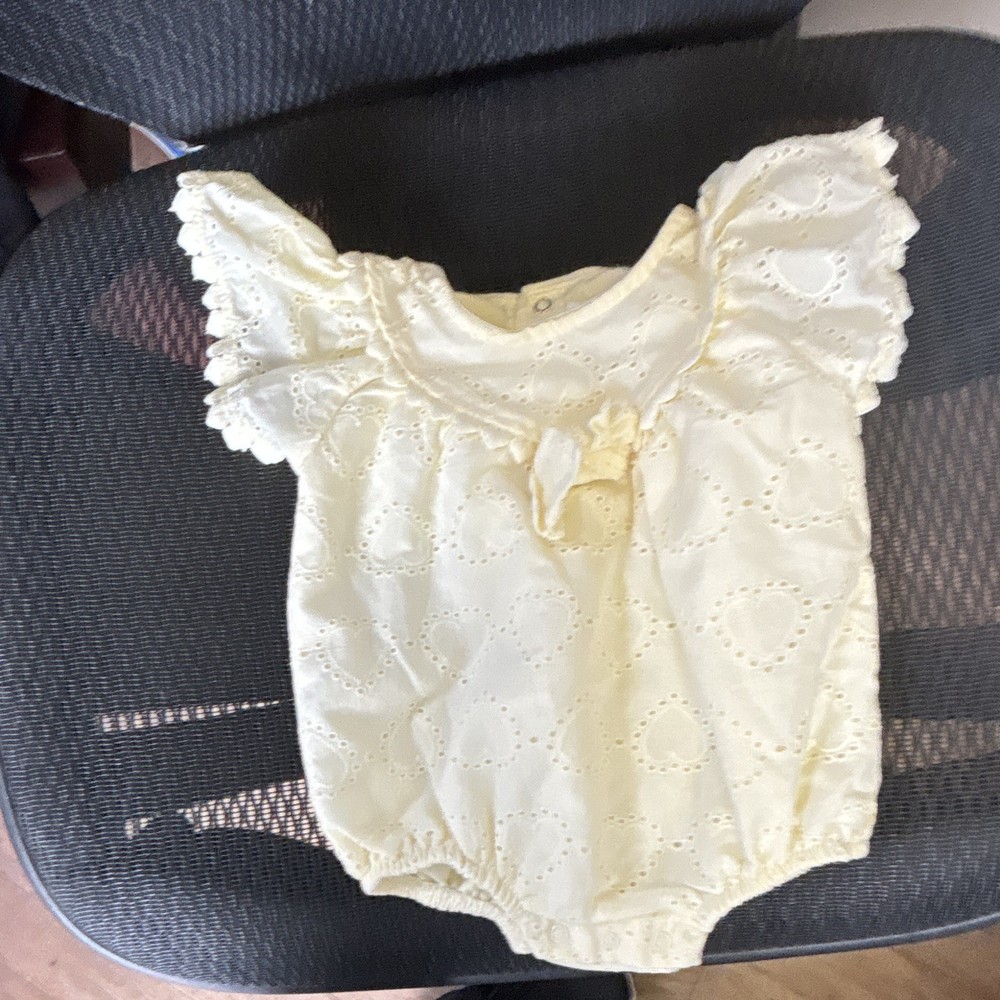 Zara Baby Girls Ivory Eyelet Romper 0-3M Cotton Ruffle Bow Snap One-Piece