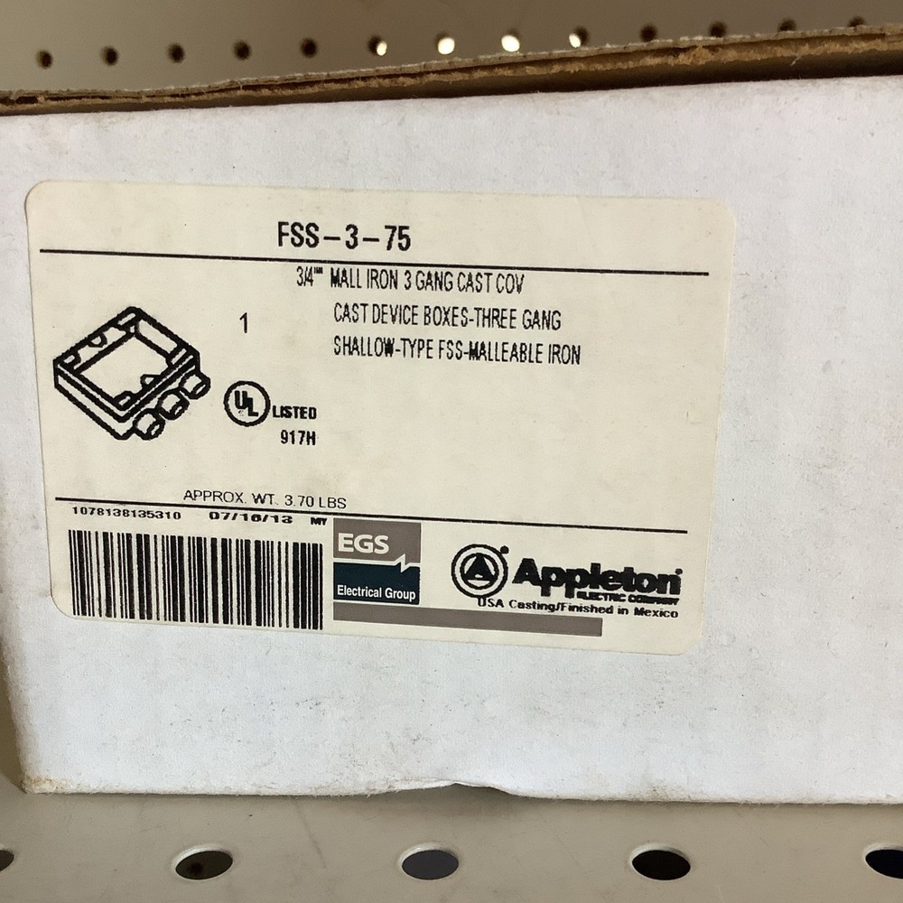 APPLETON ELECTRIC FSS-3-75 Weatherproof Box,3Gang,3/4 Hub,Iron