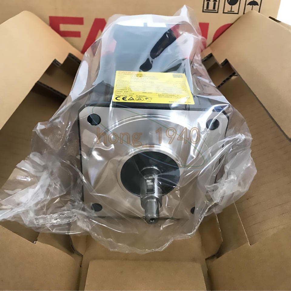 One New Fanuc Servo Motor A06B-2215-B000