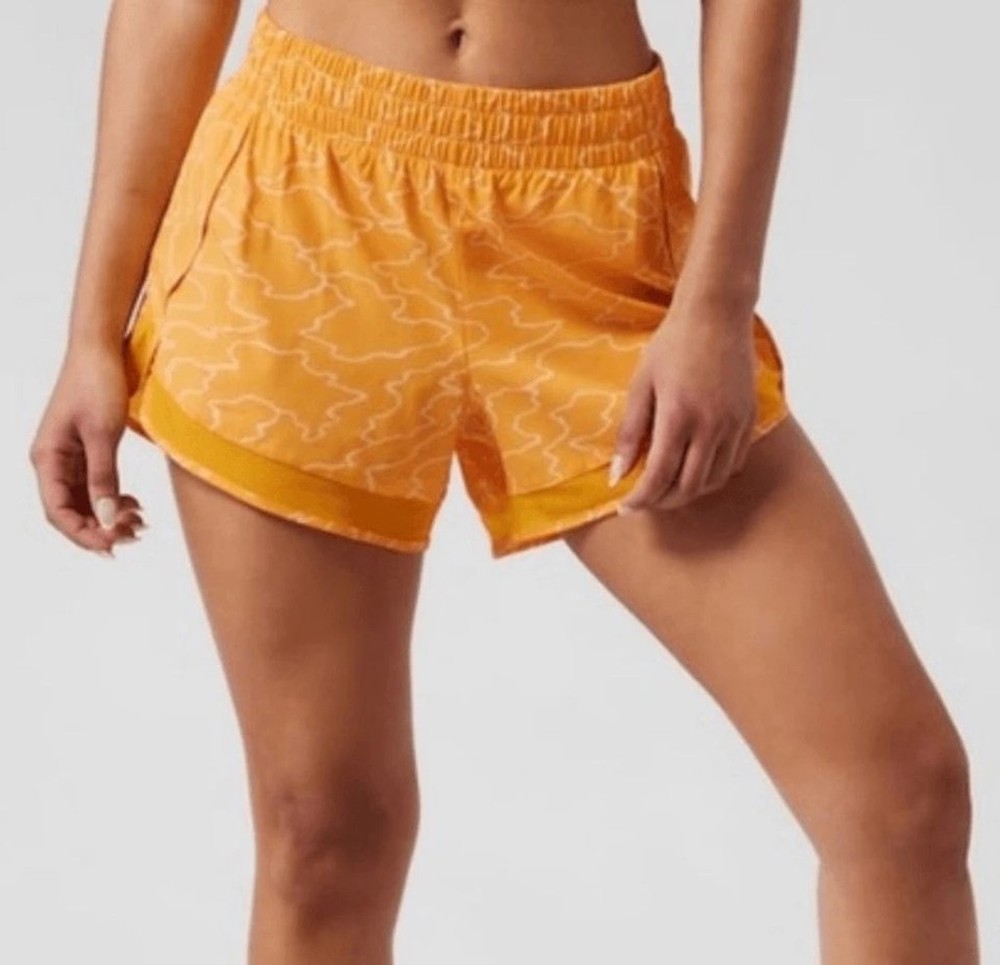 Women's Athleta Printed Mesh Racer Run Shorts Size L Yellow