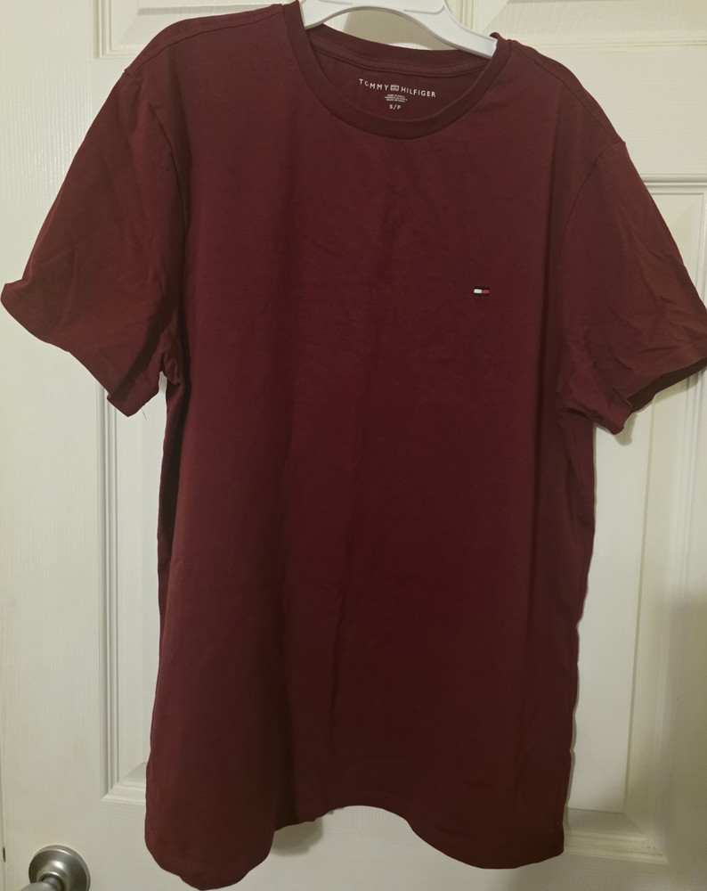 Tommy Hilfiger Men’s S Burgundy Solid Logo Crew Neck Short Sleeve T-Shirt