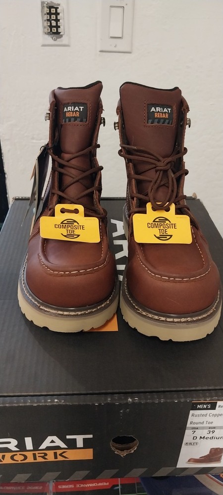 NEW AND BOX MENS ARIAT WORK BOOTS SZ 7.