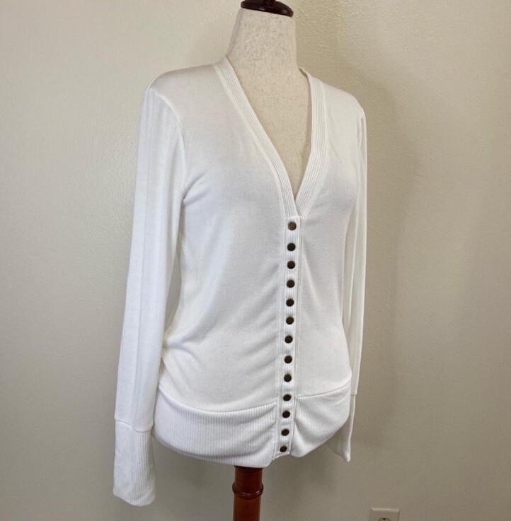 Zenana White Fitted Long Sleeve V Neck Button Sweater. Large