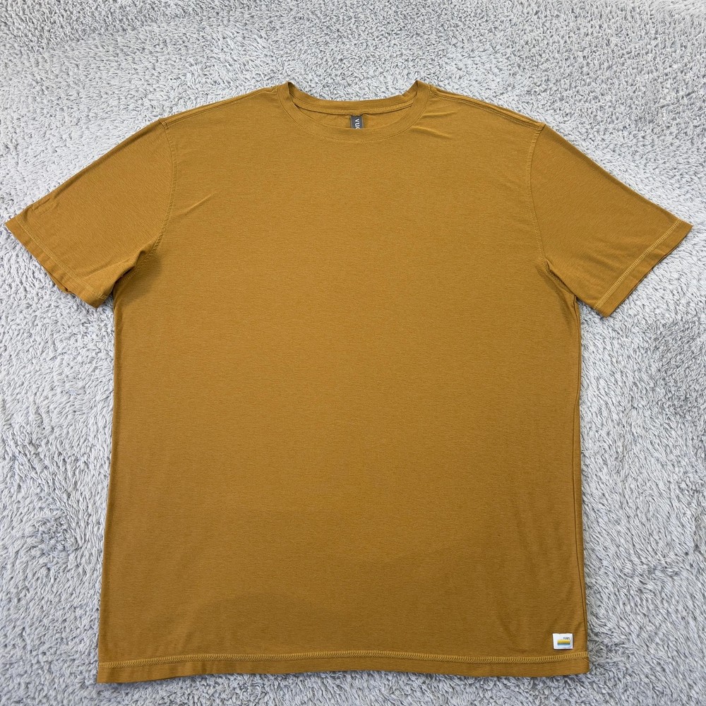 Vuori Strato Tech Tee Mens XL Mustard Athleisure Stretch Performance Shirt