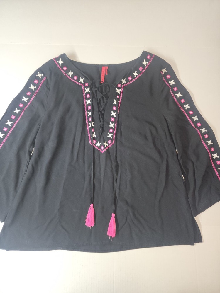 Love Scarlett Blouse Womens Medium Black Embroidered Tassel Boho Casual