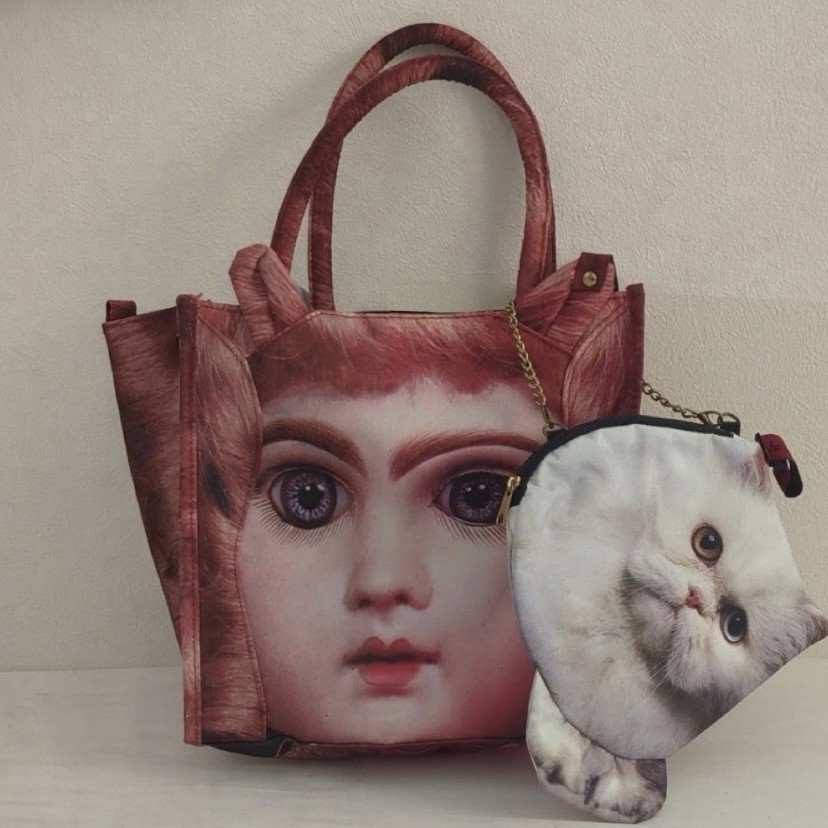 Achachum's unique Hand Bags cat and doll's face Tote Bag with a Wide Gusset Used-image