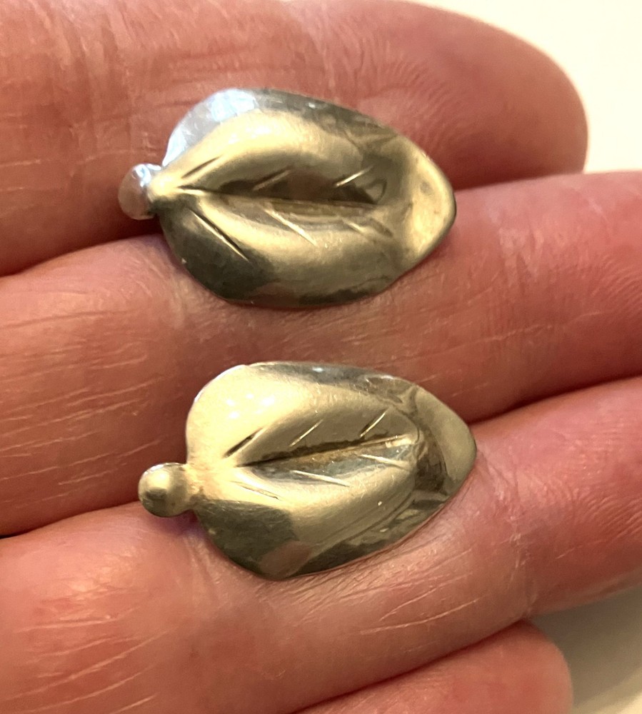 Vintage 50s Cottagecore Sterling Silver Leaf Leaves Screw Back Earrings