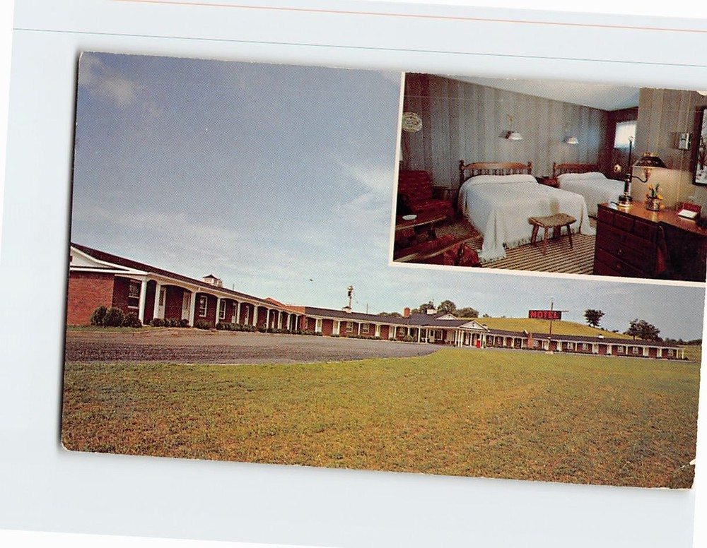 Postcard Colonial Motel Baldwin Wisconsin USA