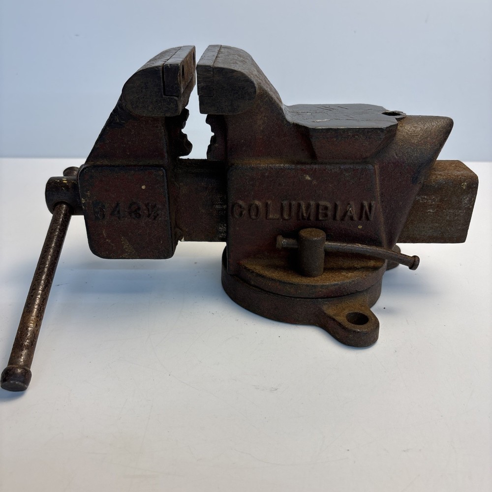 Vintage Columbian Bench Vise Swivel Base USA D4 3 1/2''