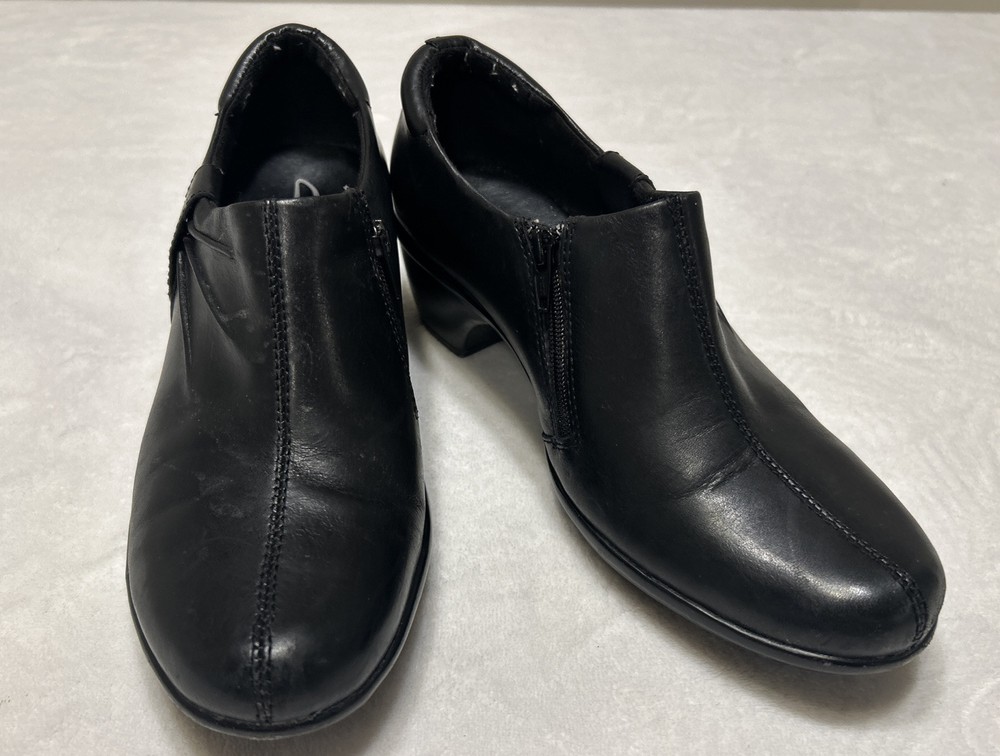 Clarks Womens Black Leather Side Zip Pump Heels Size 7 M Bendables